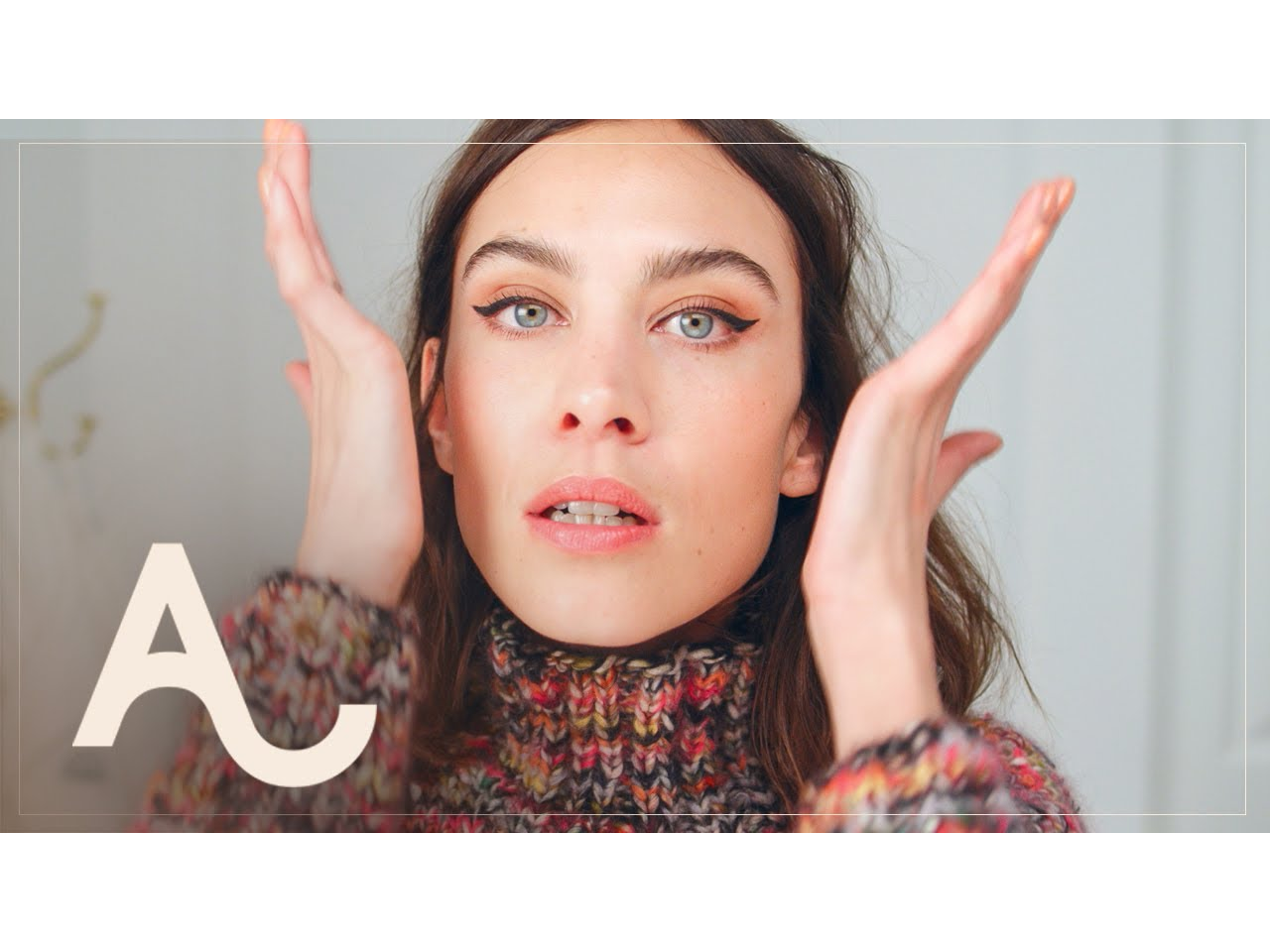 Ingin Memiliki Tampilan Natural ala Alexa Chung? Yuk, Intip Deretan